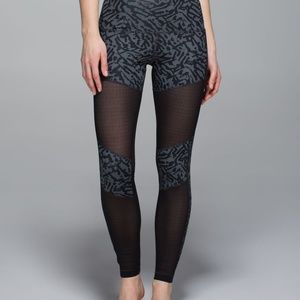 Lululemon Hot to Street Yoga Pant *Rare*